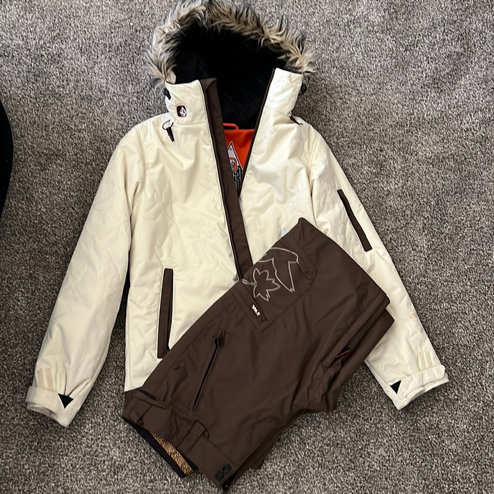 Snowboard jacket and pants